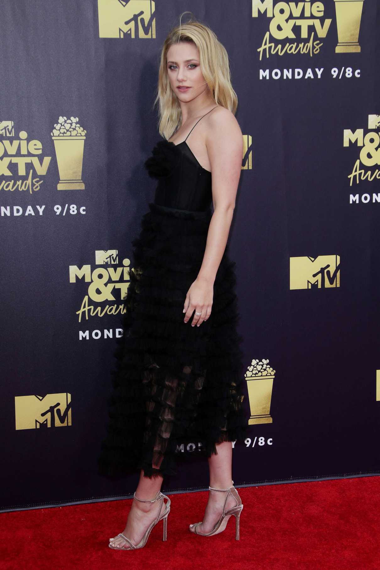 Lili Reinhart Attends the 2018 MTV Movie and TV Awards in Santa Monica 06/16/2018-3