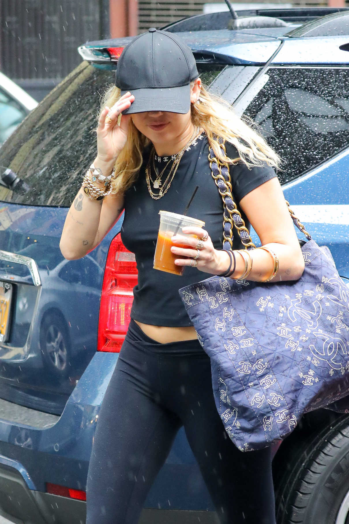 Miley Cyrus Arrives at the Recording Studio in the West Village, New York 06/28/2018-4