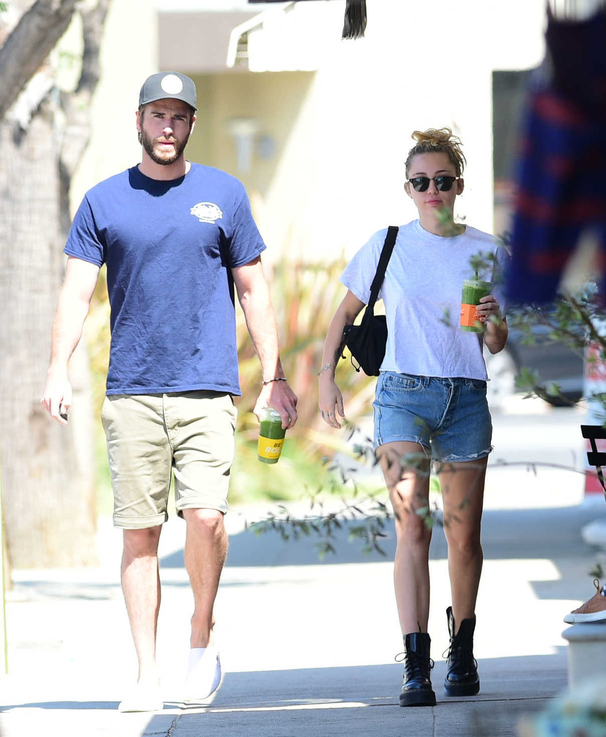 Miley Cyrus Arrives to Alfred's Cafe with Liam Hemsworth in Studio City 06/20/2018-1