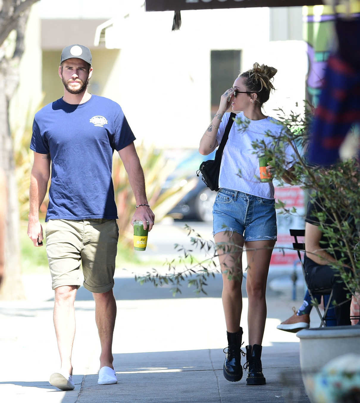 Miley Cyrus Arrives to Alfred's Cafe with Liam Hemsworth in Studio City 06/20/2018-2