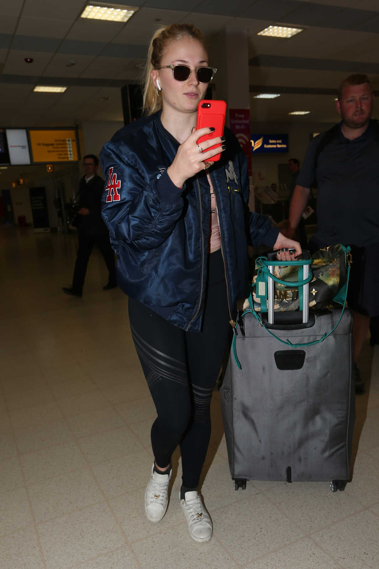 Sophie Turner Arrives at Crowne Plaza Aberdeen Airport in Aberdeen 06/22/2018-5