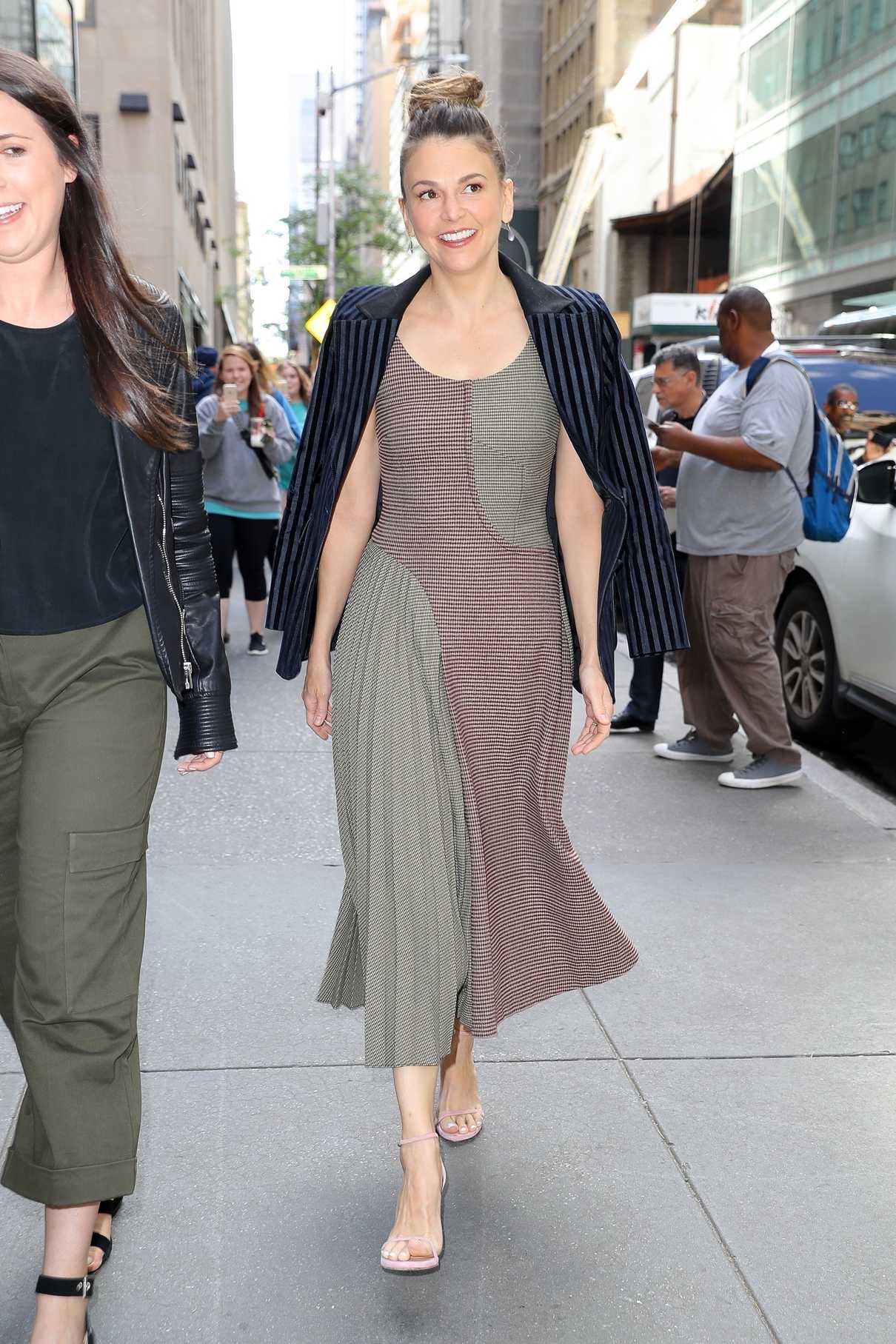 Sutton Foster Arrives at the Today Show in New York City 06/05/2018-2