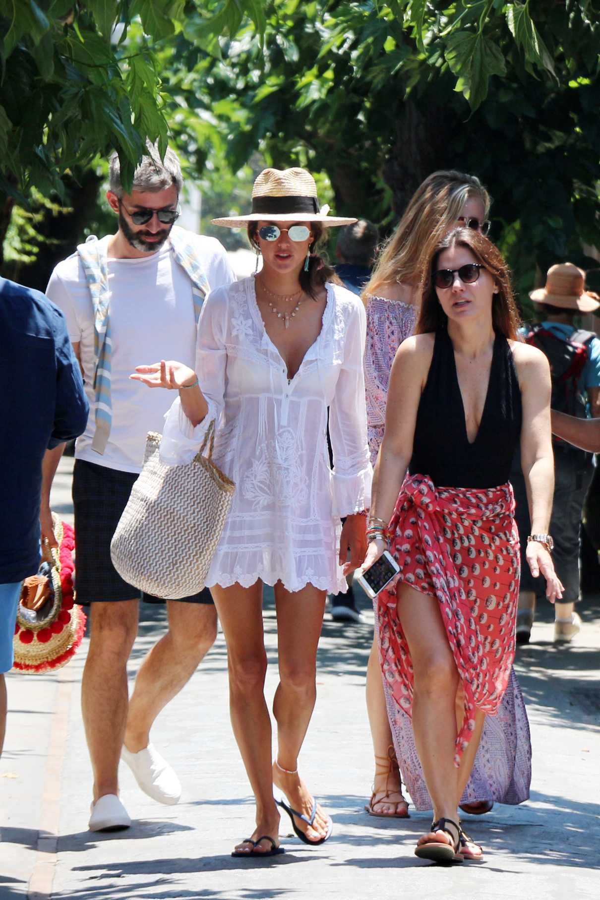 Alessandra Ambrosio Was Seen Out with Friends in Capri 07/02/2018-2