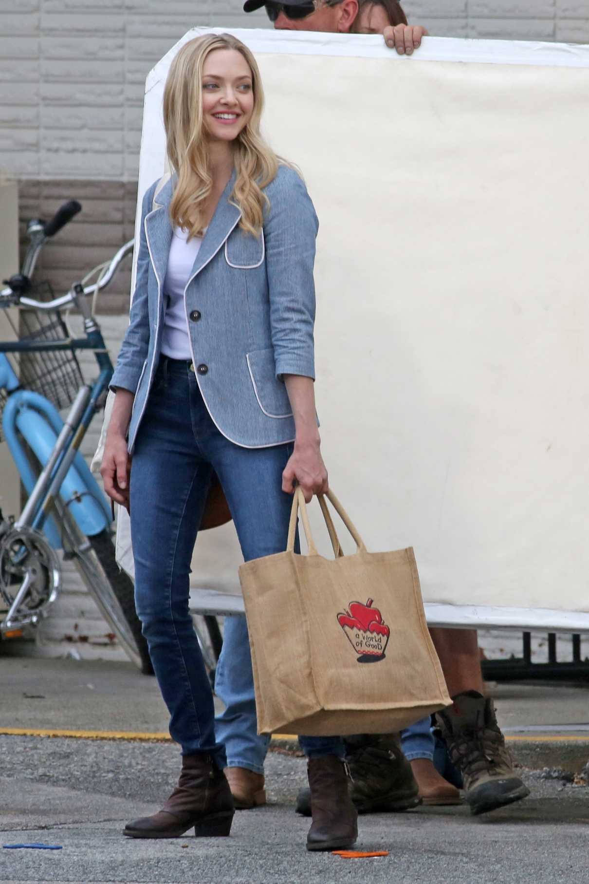 Amanda Seyfried on the Set of The Art of Racing in the Rain in Port Coquitlam 06/29/2018-2