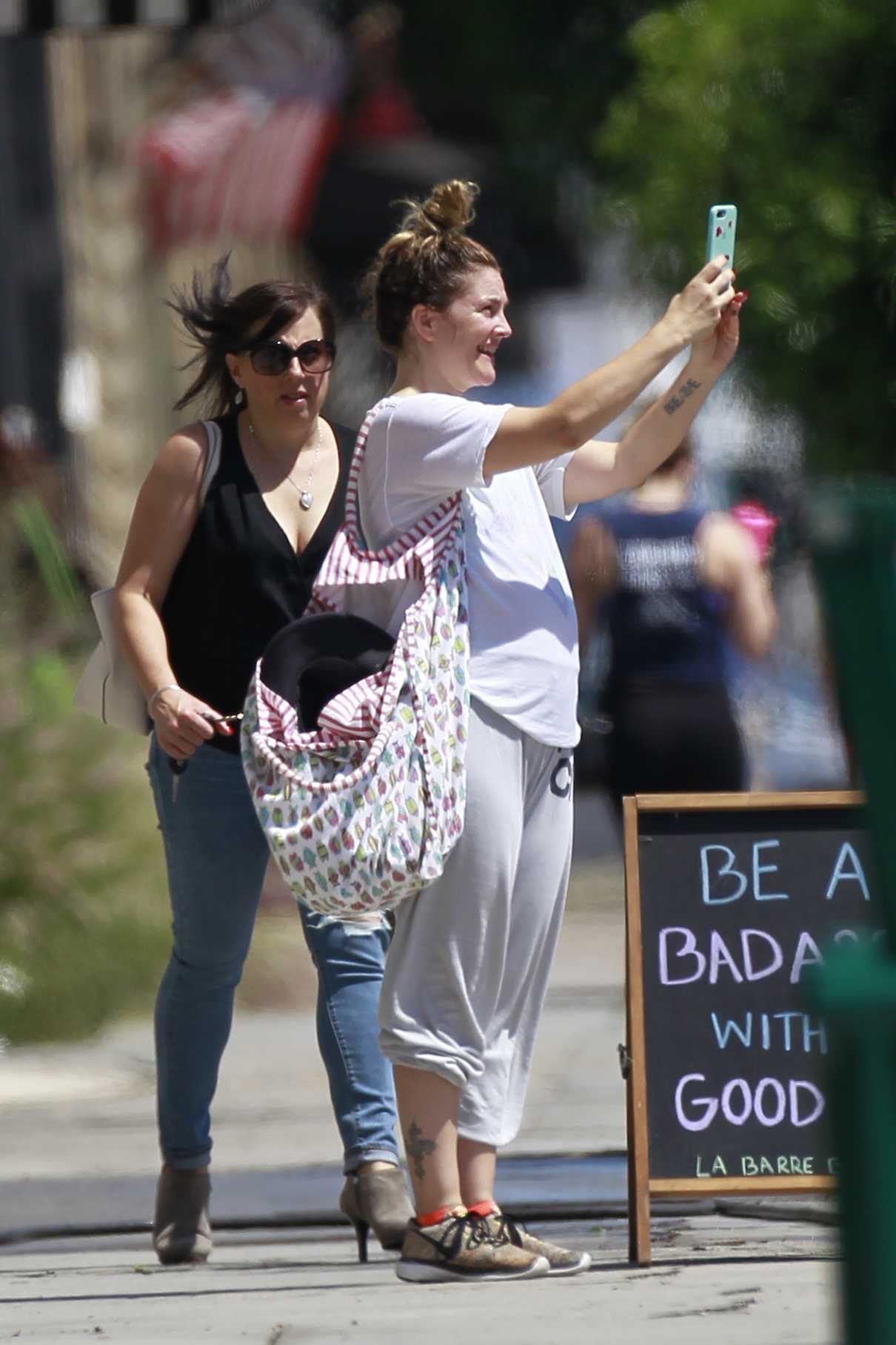 Drew Barrymore Wears Her Old Coca Cola T-Shirt and Nike Sneakers Out in LA 07/16/2018-2