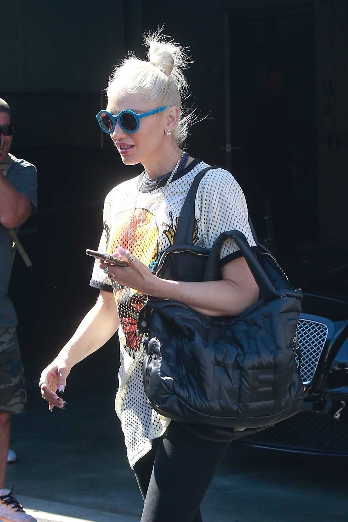 Gwen Stefani Does a Jewelry Shopping at XIV Karats in Beverly Hills 07/05/2018-5