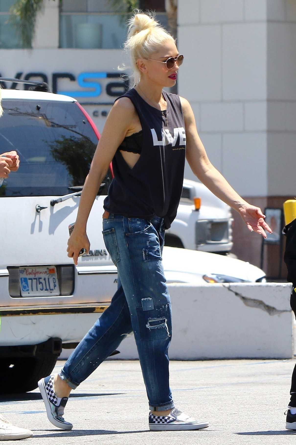 Gwen Stefani Goes Shopping Out in Los Angeles 07/01/2018-5