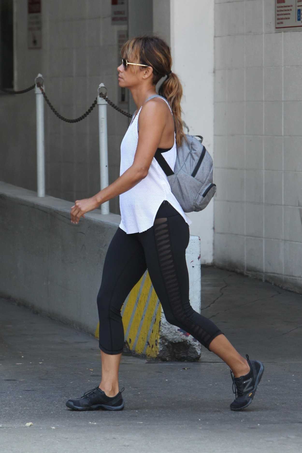 Halle Berry Was Seen in a White Tank Top and New Balance Sneakers Out in Los Angeles 07/14/2018-2