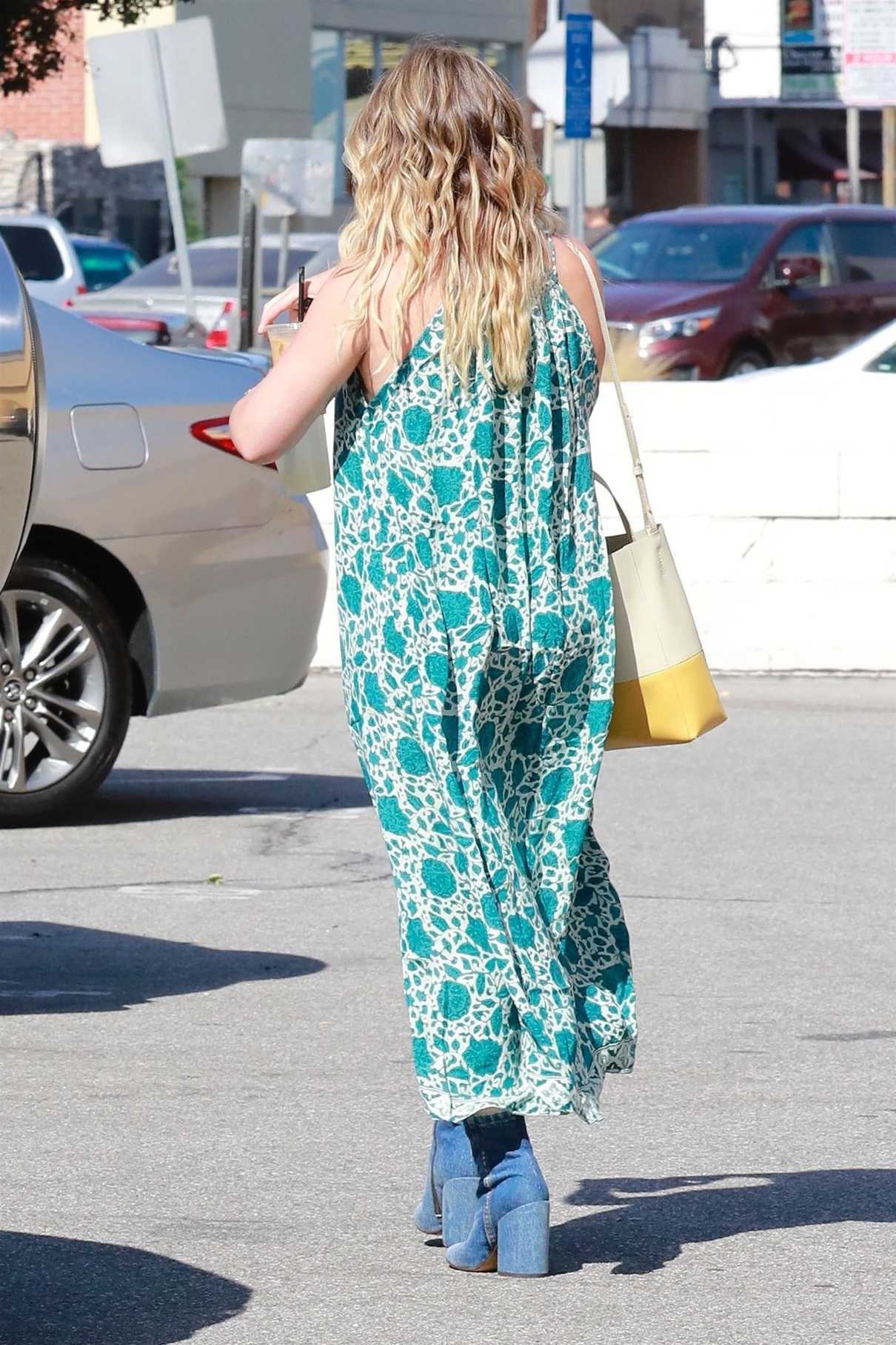 Hilary Duff Stops by Alfred’s Coffee in Studio City 07/13/2018-5