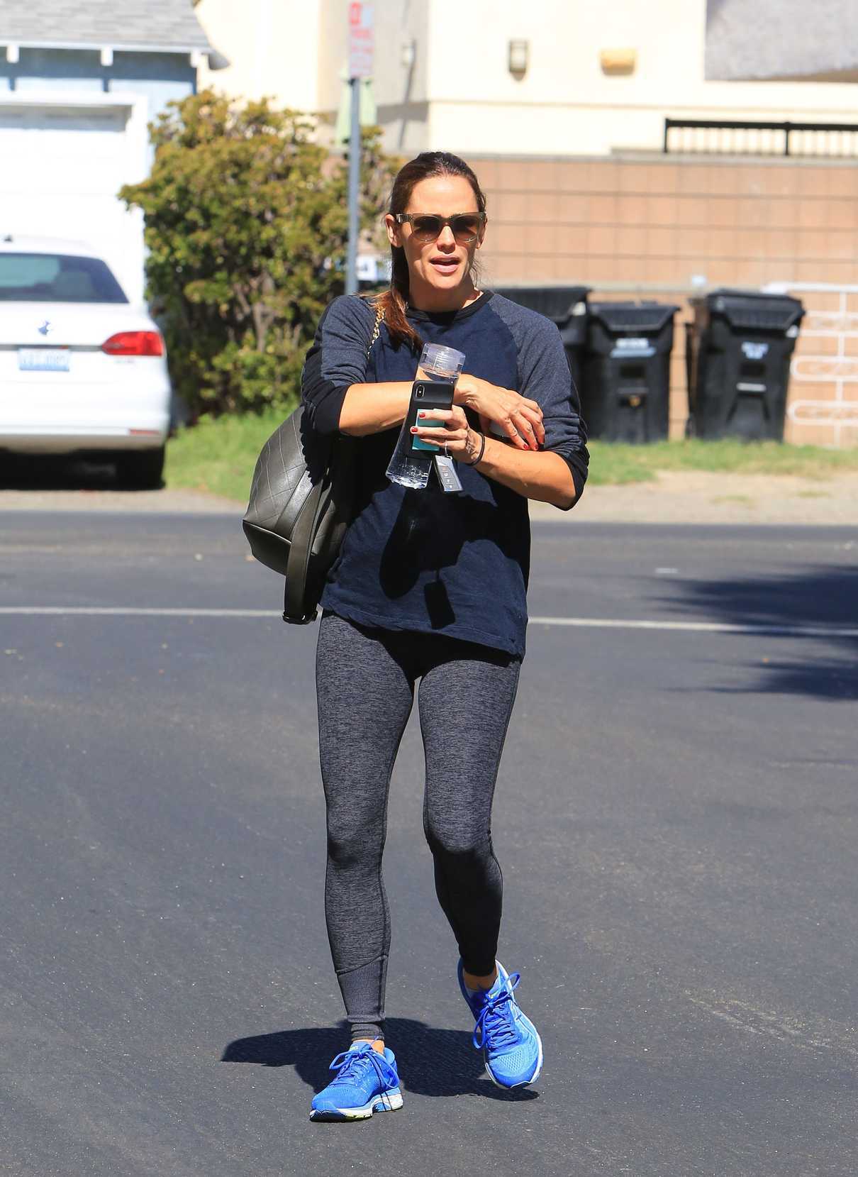 Jennifer Garner in a Blue Asics Sneakers
