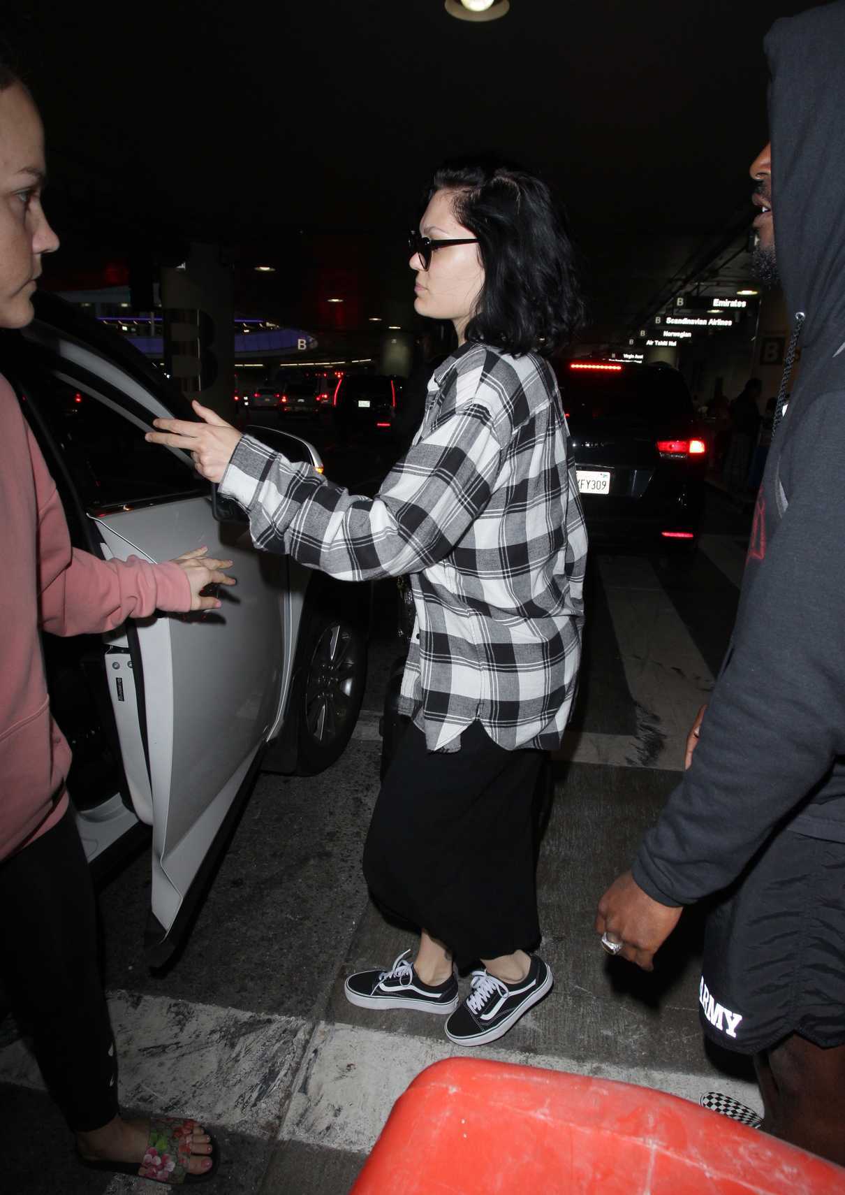 Jessie J Arrives to LAX Airport in Los Angeles 07/03/2018-5