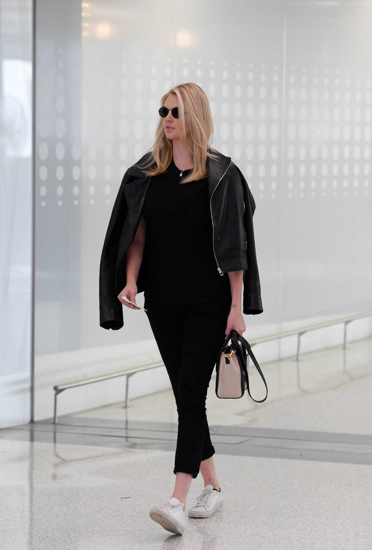 Kate Upton Was Seen at LAX Airport in LA 07/10/2018-3