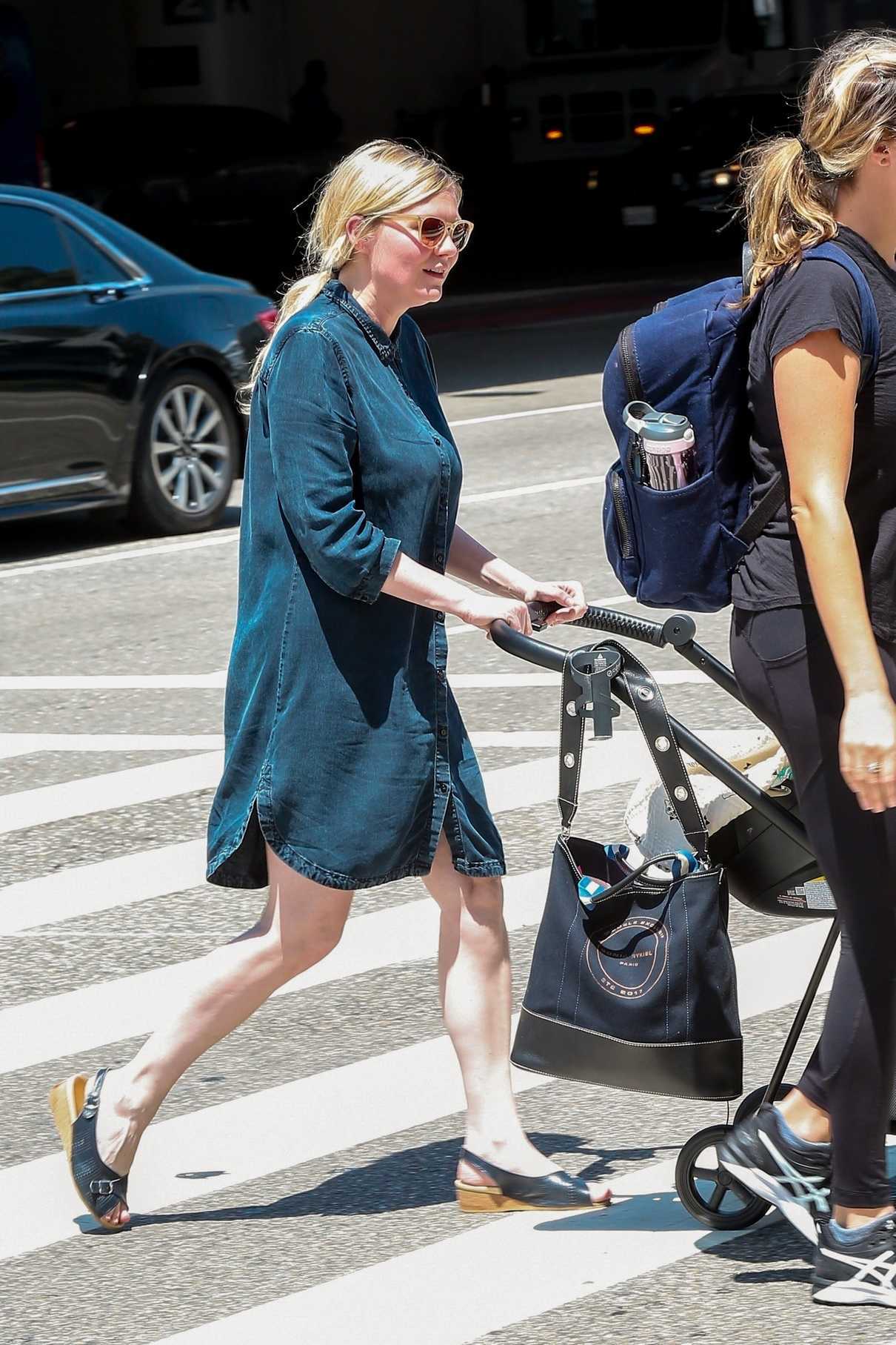 Kirsten Dunst Arrives at LAX Airport in Los Angeles 07/12/2018-1