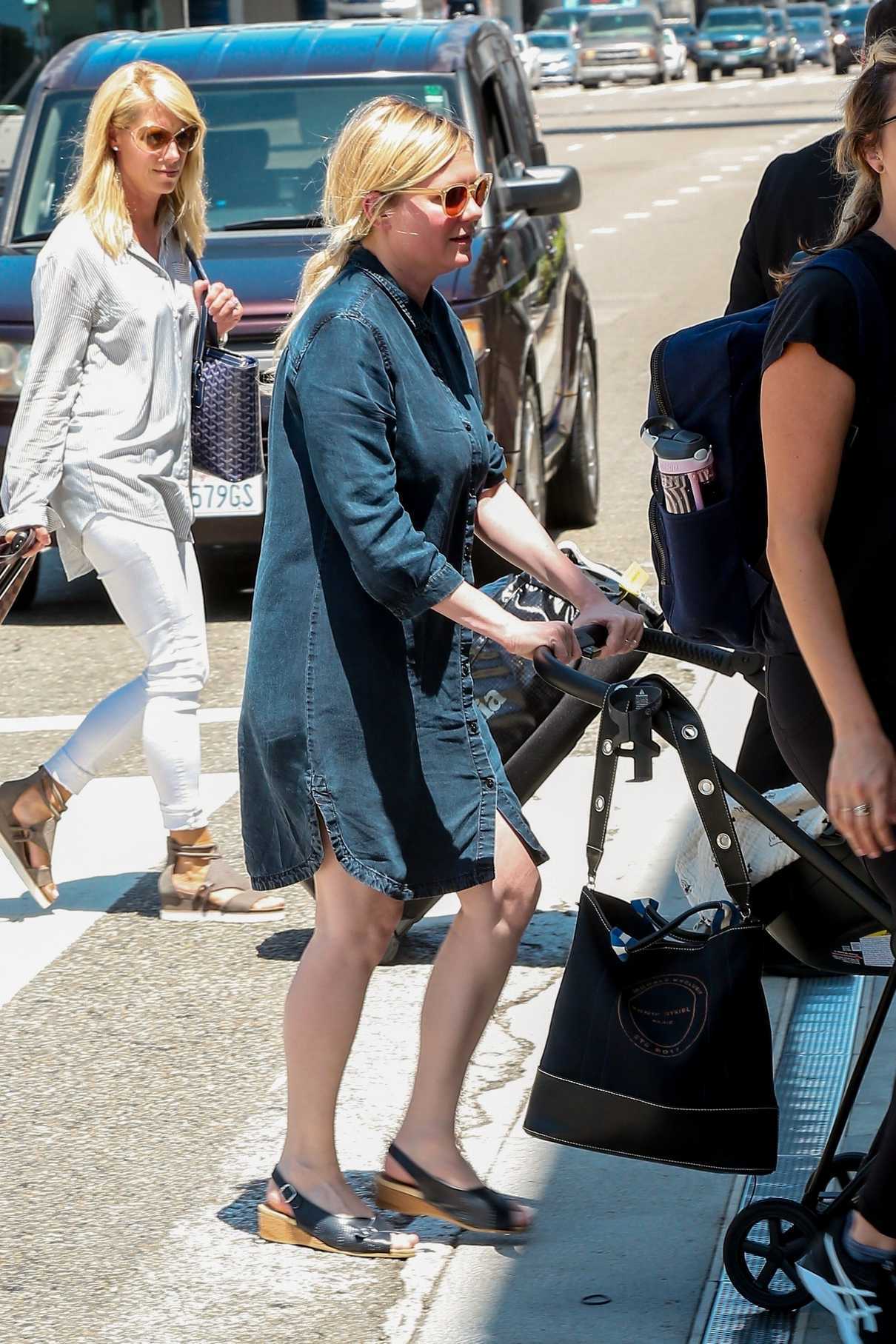 Kirsten Dunst Arrives at LAX Airport in Los Angeles 07/12/2018-2