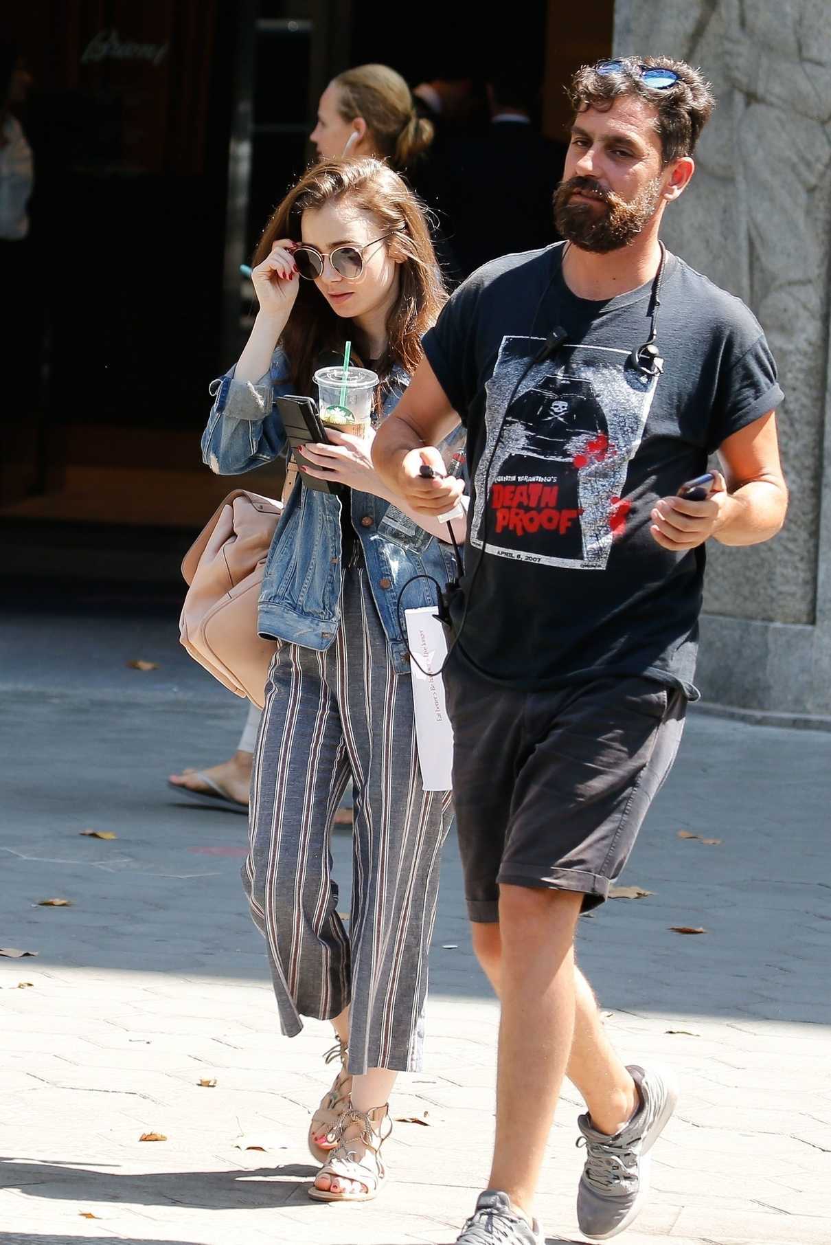 The 29-year-old actress Lily Collins was spotted out in Barcelona.-3
