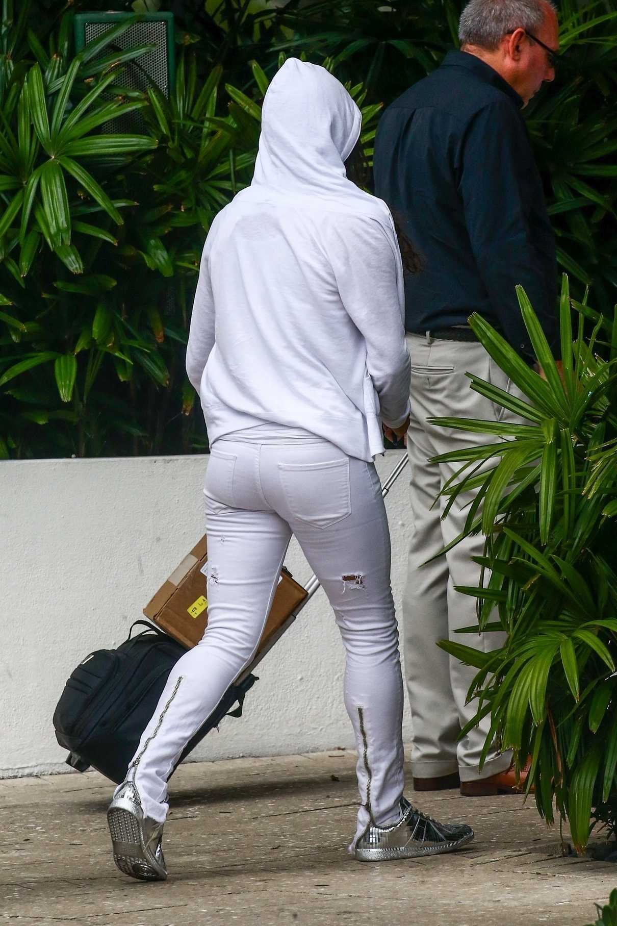 Michelle Rodriguez Was Seen in a White Ripped Jeans Out in Miami 07/16/2018-3