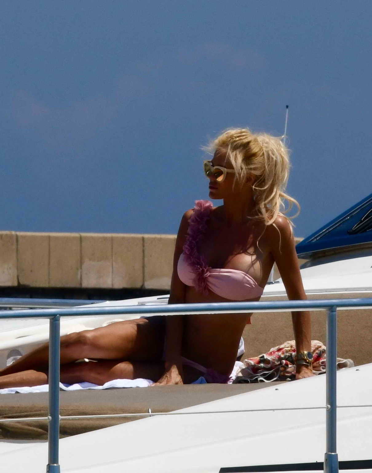 Victoria Silvstedt in Bikini on a Boat in the Bay of Saint Tropez 07/08/2018-1