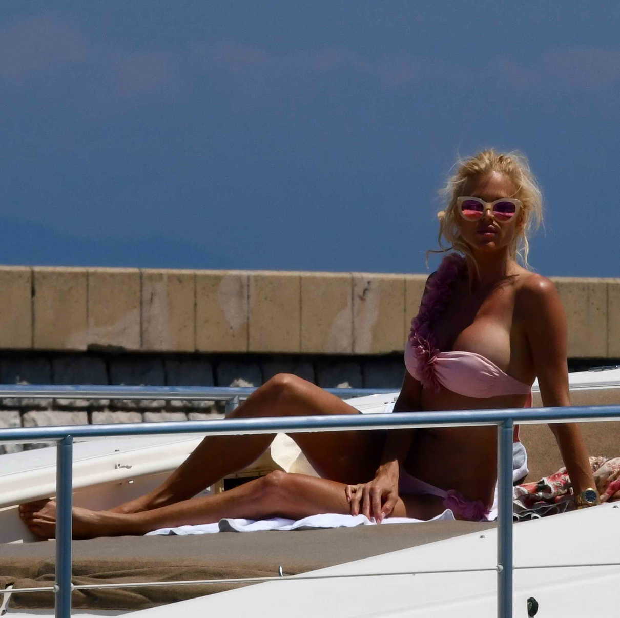 Victoria Silvstedt in Bikini on a Boat in the Bay of Saint Tropez 07/08/2018-3