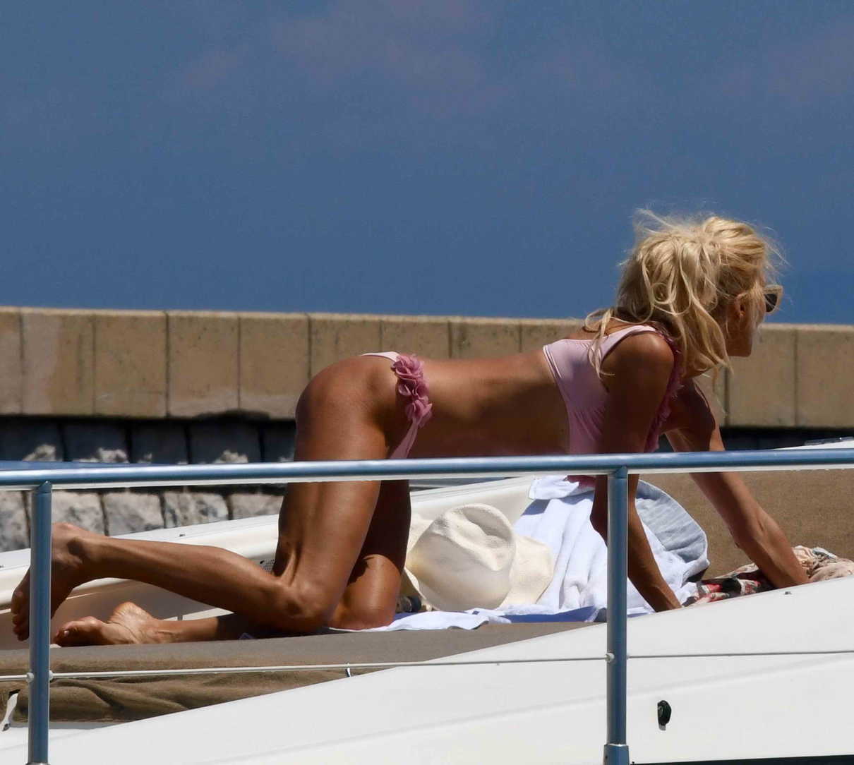 Victoria Silvstedt in Bikini on a Boat in the Bay of Saint Tropez 07/08/2018-4