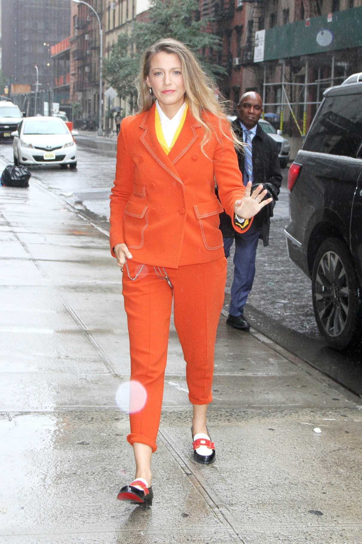 Blake Lively In An Orange Suit Was Seen Out In New York City 09102018 1 Lacelebsco 