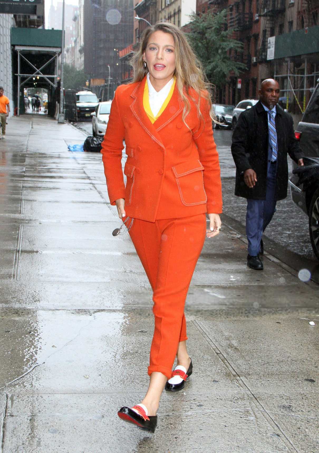 Blake Lively In An Orange Suit Was Seen Out In New York City 09102018 4 Lacelebsco 