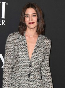 Lizzy Caplan