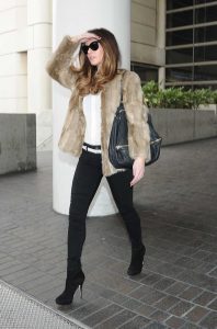 Kate Beckinsale in a Short Beige Fur Coat