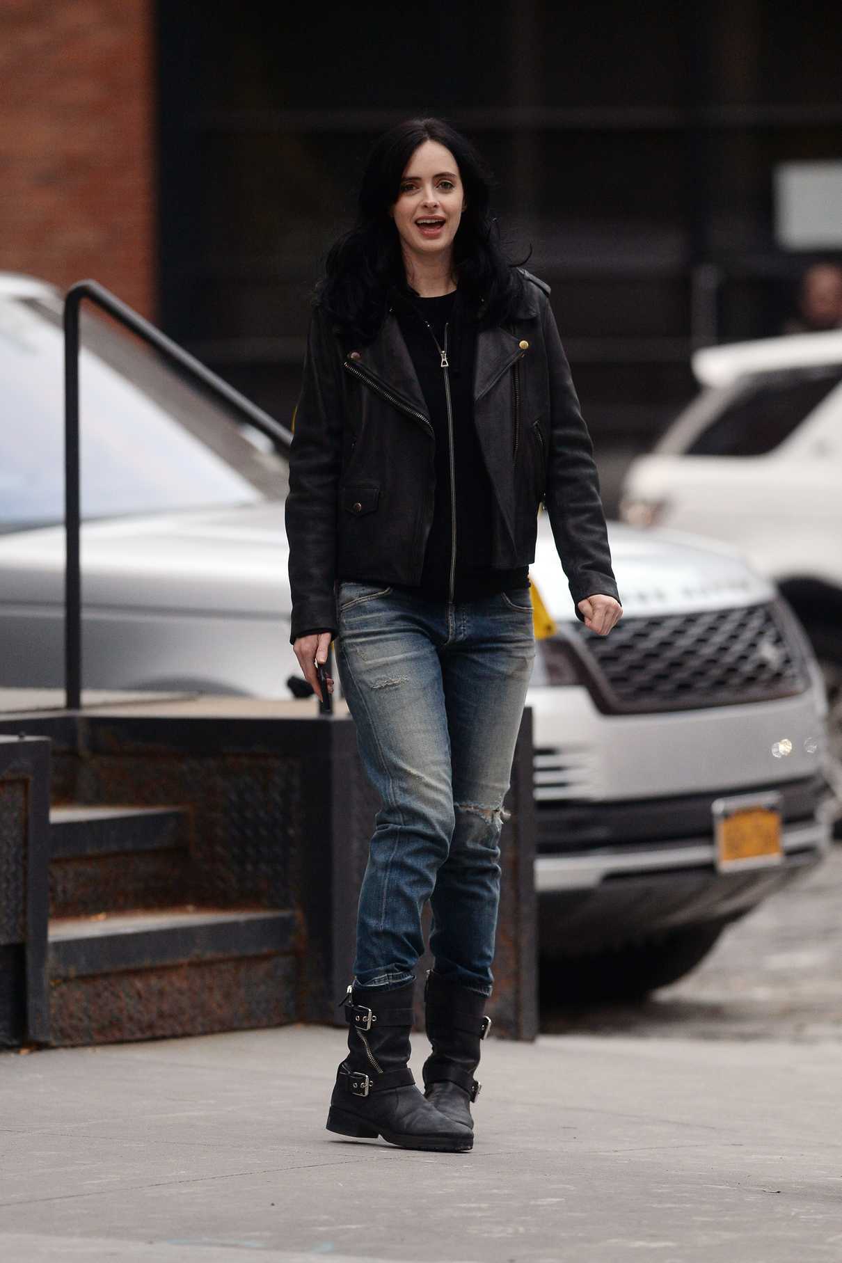 Krysten Ritter in a Blue Ripped Jeans on the Set of a Commercial in New