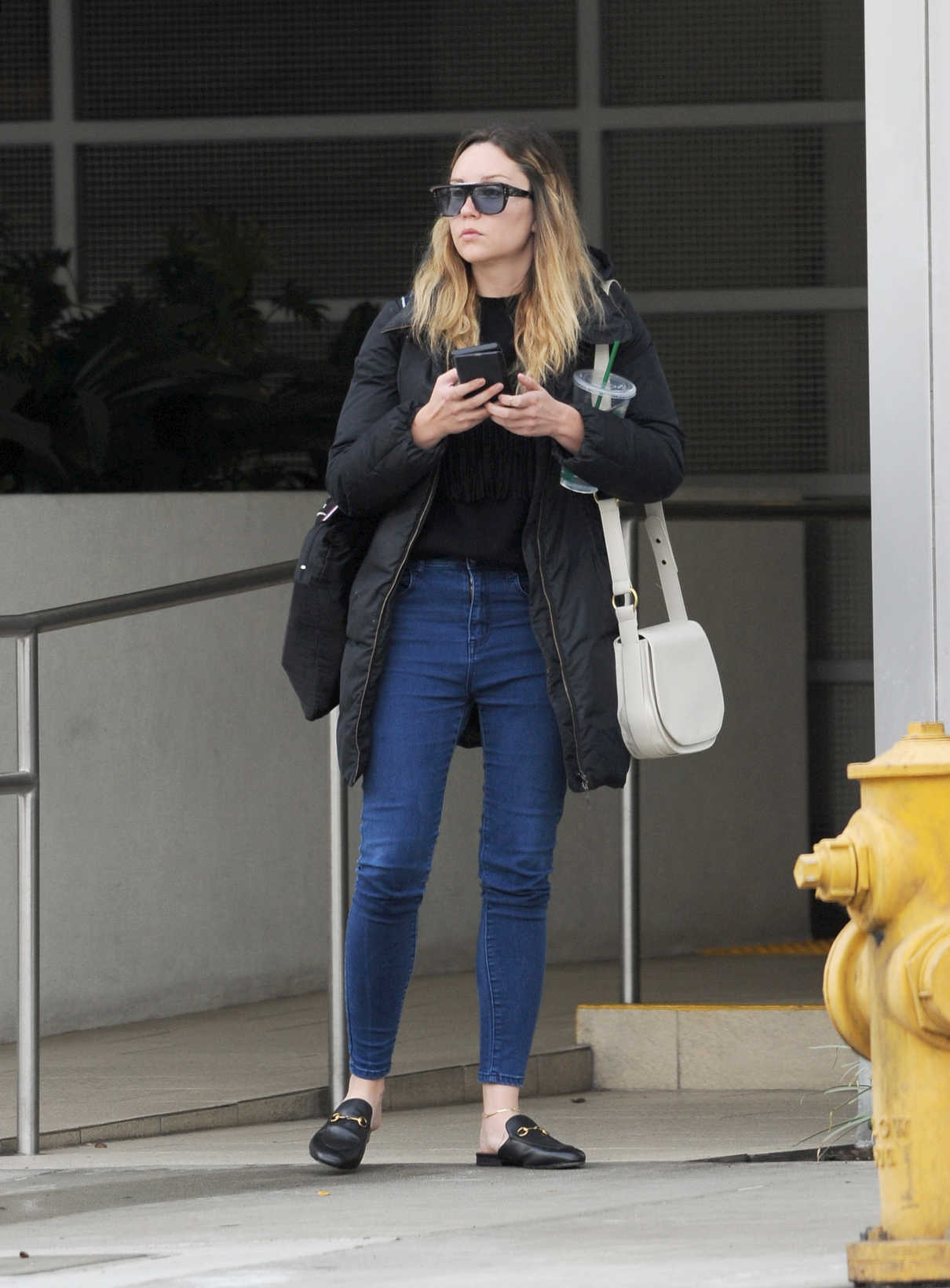 Amanda Bynes in a Black Down-Padded Coat Was Seen Out in Los Angeles 12 ...