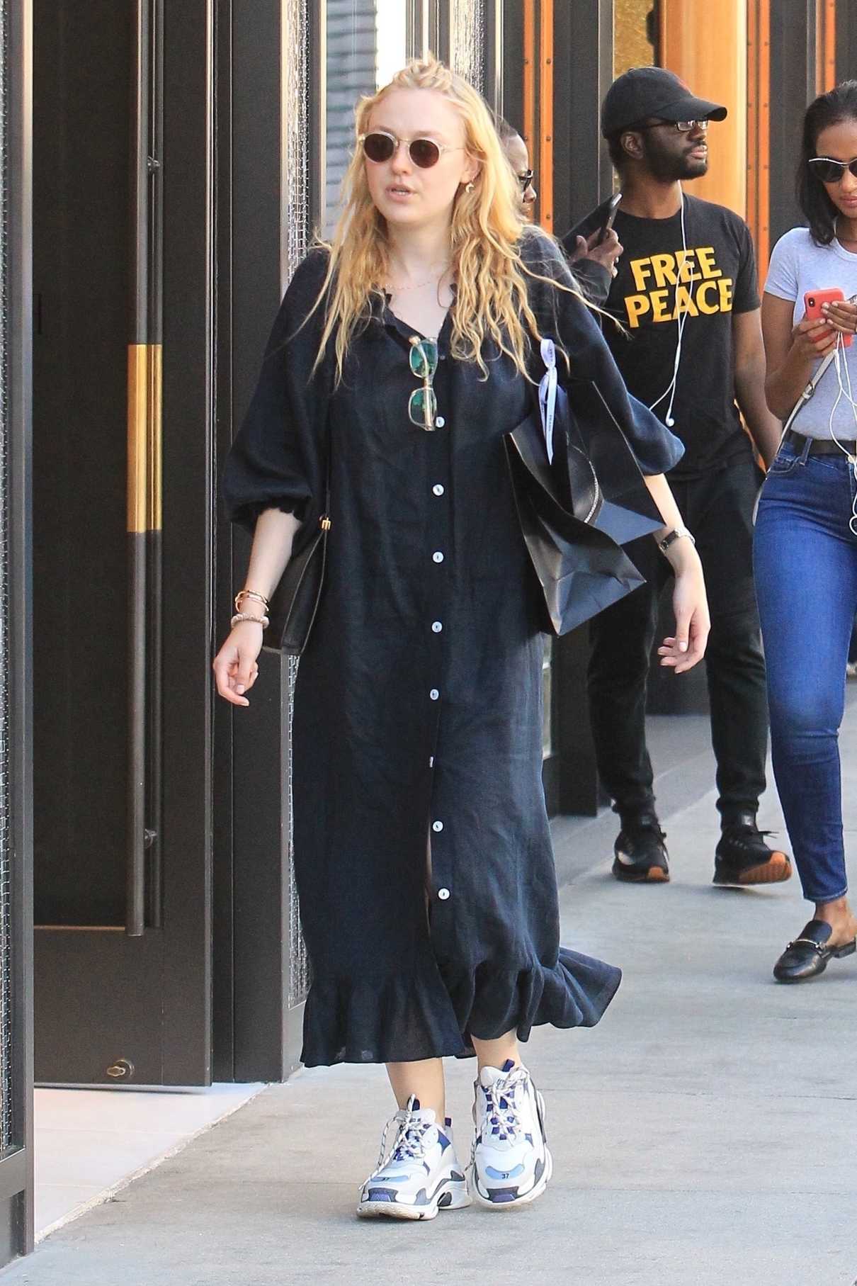 Dakota Fanning Goes Shopping On Rodeo Drive In Beverly Hills 12262018 2 Lacelebsco 6014