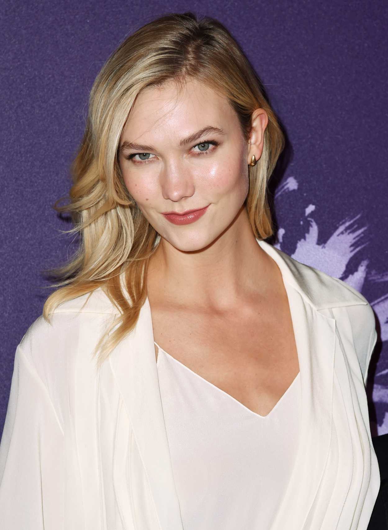 Karlie Kloss Attends the 3rd Annual Berggruen Prize Gala at the New ...
