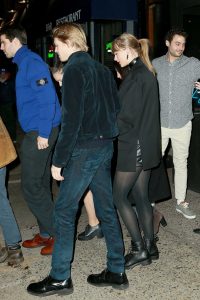 Taylor Swift in a Black Coat Night Out in New York 12/30/2018