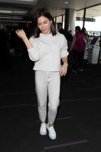 Jenna Dewan in a Beige Sweatpants