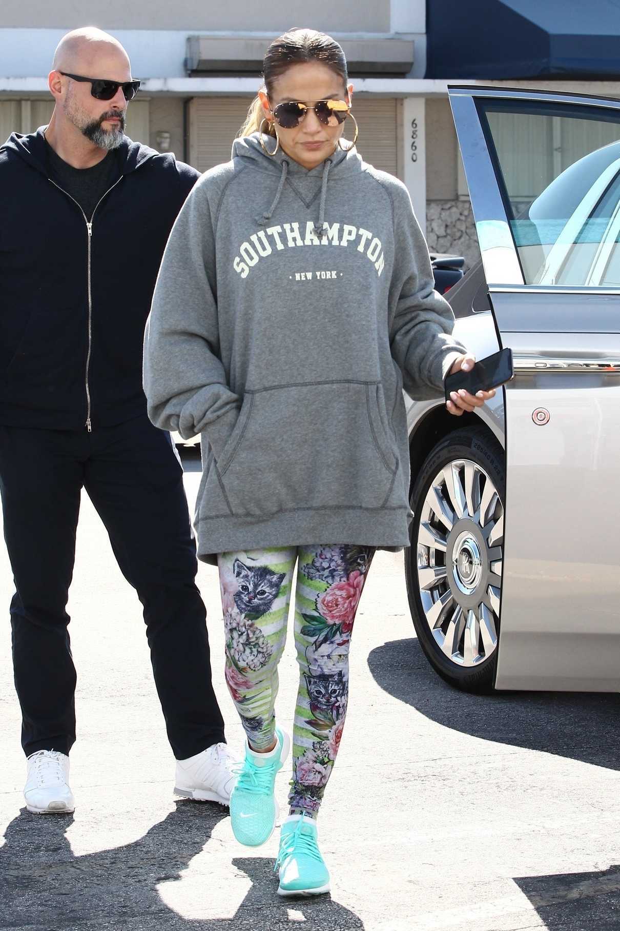 Jennifer Lopez in a Gray Oversized Hoody