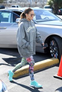 Jennifer Lopez in a Gray Oversized Hoody