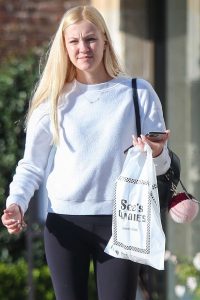 Ava Sambora in a White Sweatshirt