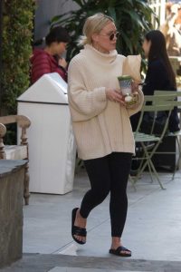 Hilary Duff in a White Oversized Sweater