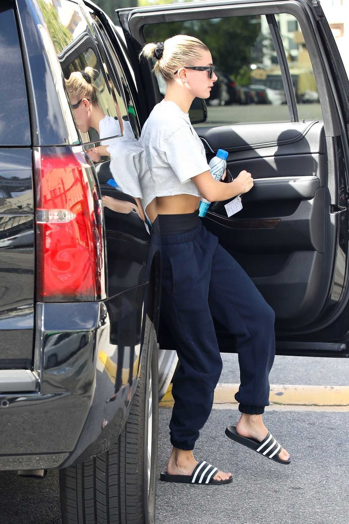 Hailey Baldwin in a Wite Cropped T-Shirt Was Seen Out in Hollywood 03/22/2019