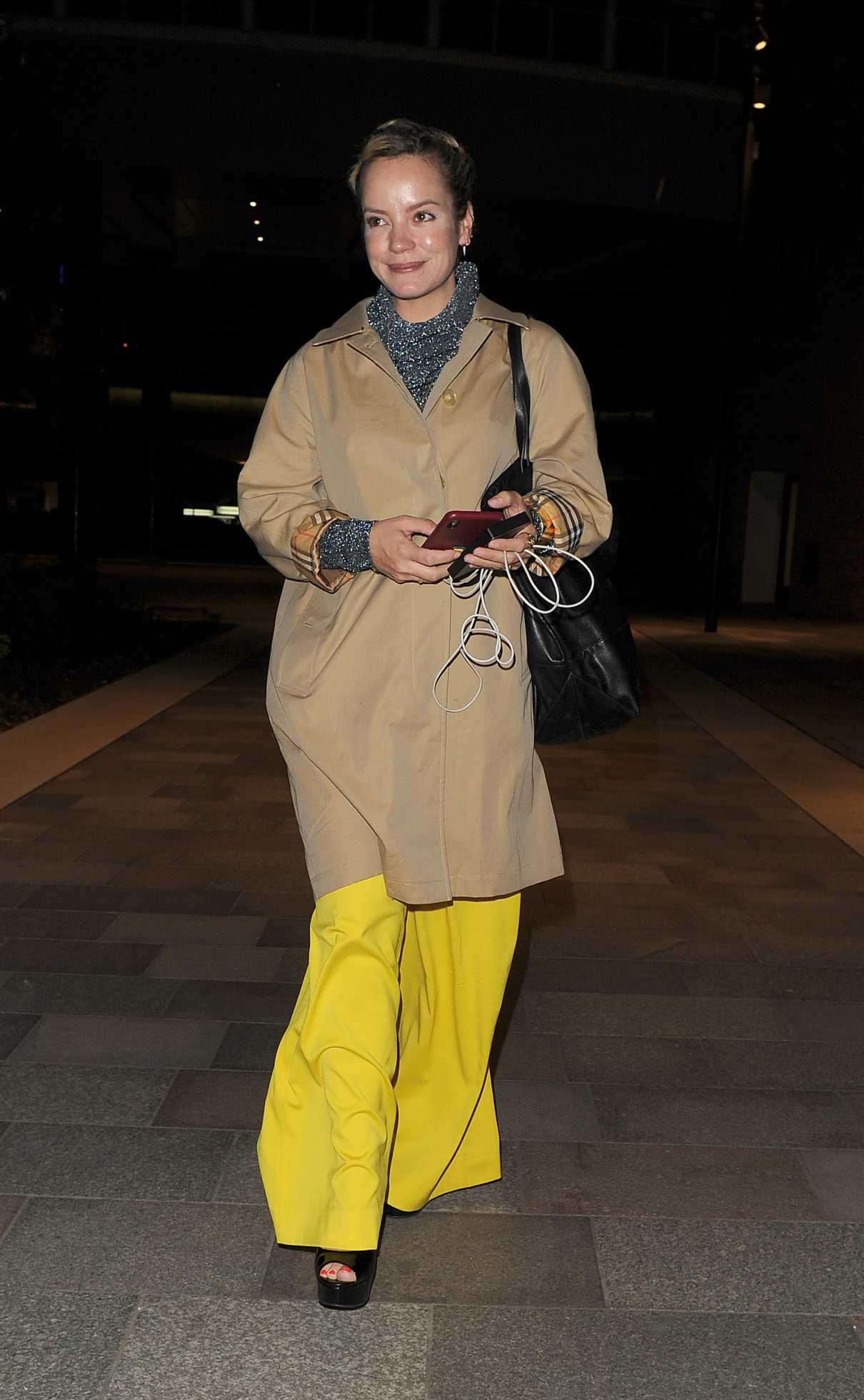 Lily Allen in a Yellow Pants
