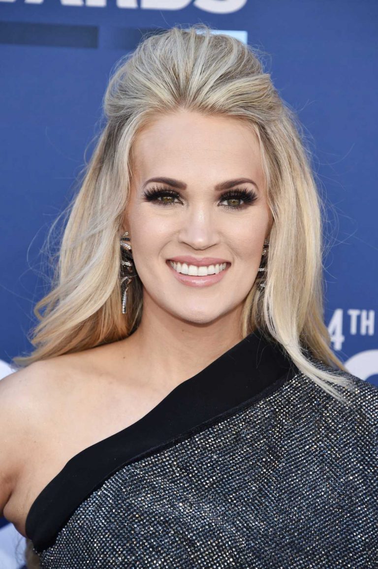 Carrie Underwood Attends the 54th Academy of Country Music Awards in ...