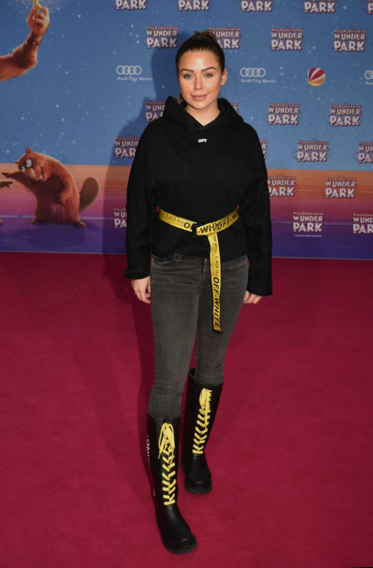 Kim Gloss Attends the Willkommen im Wunder Park Premiere in Berlin 03