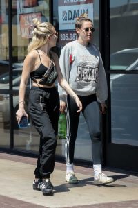 Kristen Stewart in a Gray Sweatshirt Was Seen Out with Sara Dinkin in Los Angeles 04/22/2019
