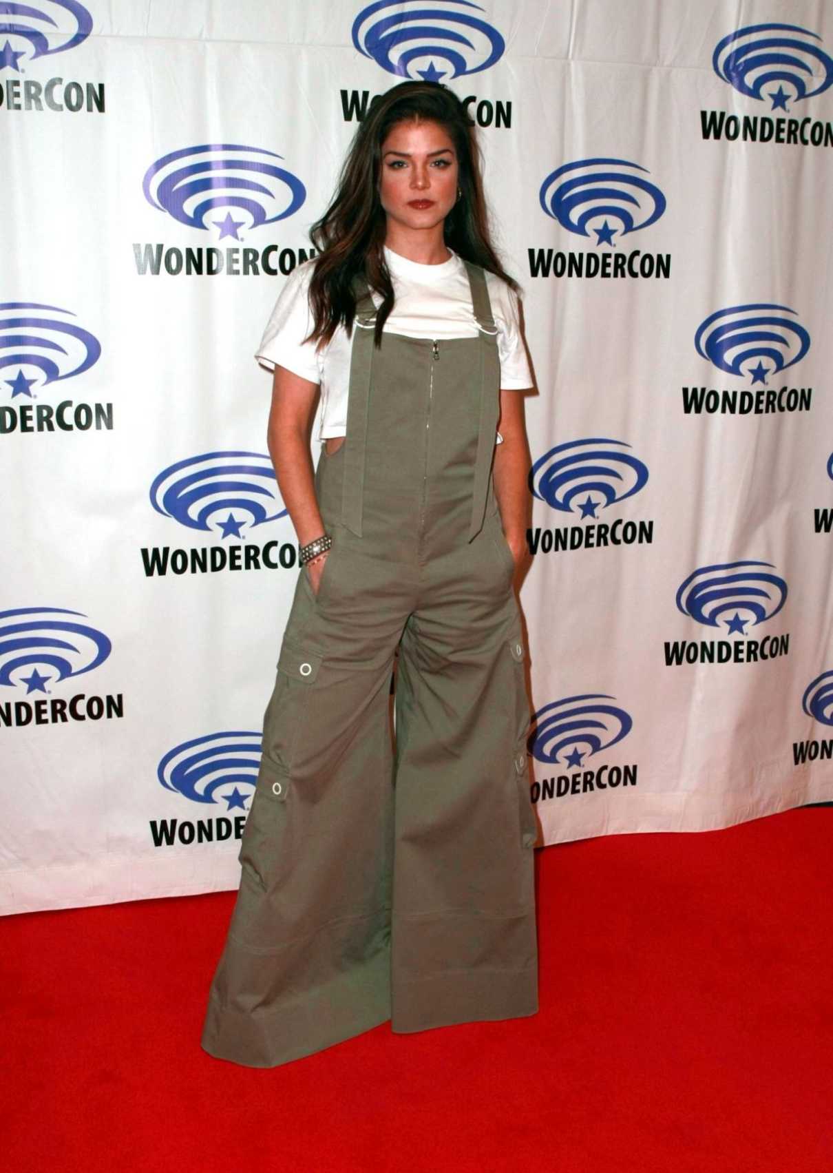 Marie Avgeropoulos Attends The 100 Press Line During 2019 WonderCon in