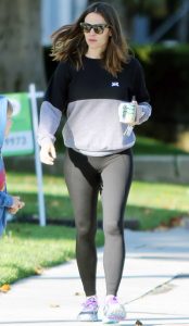 Jennifer Garner in a Black Leggings