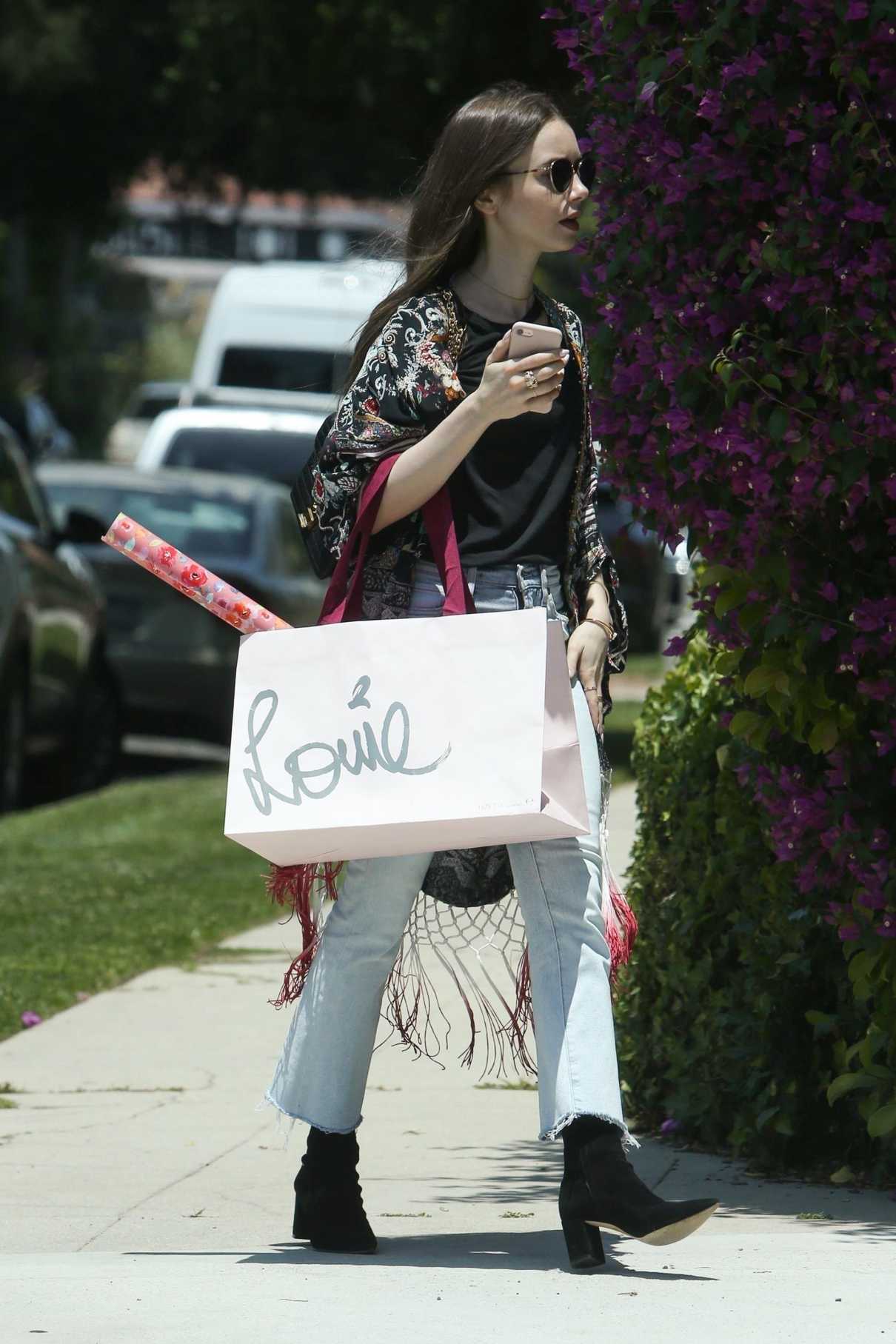 Lily Collins in a Blue Jeans Was Seen Out in LA 05/25/2019-5 – LACELEBS.CO