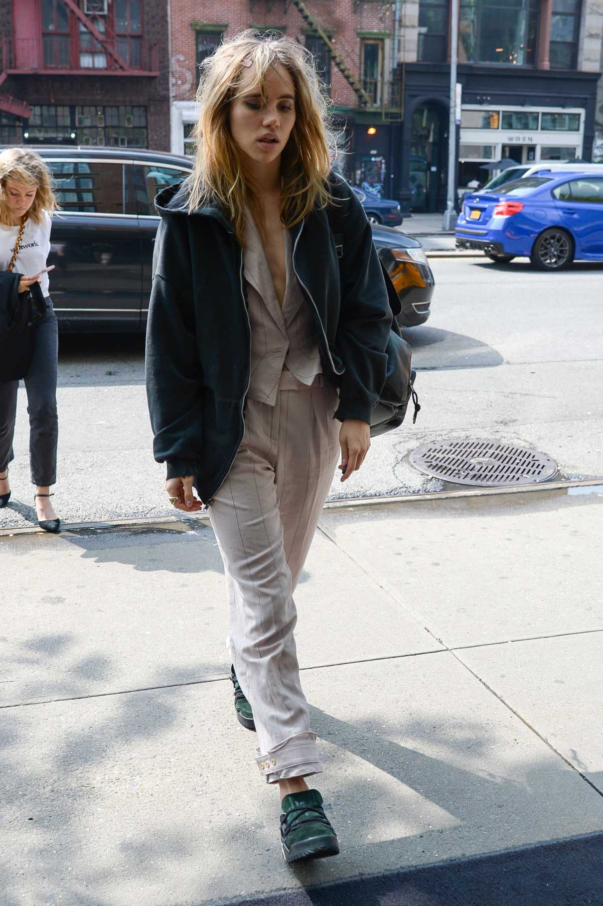 Suki Waterhouse Arrives at the Bowery Hotel in NYC 05/05/2019-4