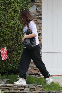Kate Beckinsale in a White Sneakers