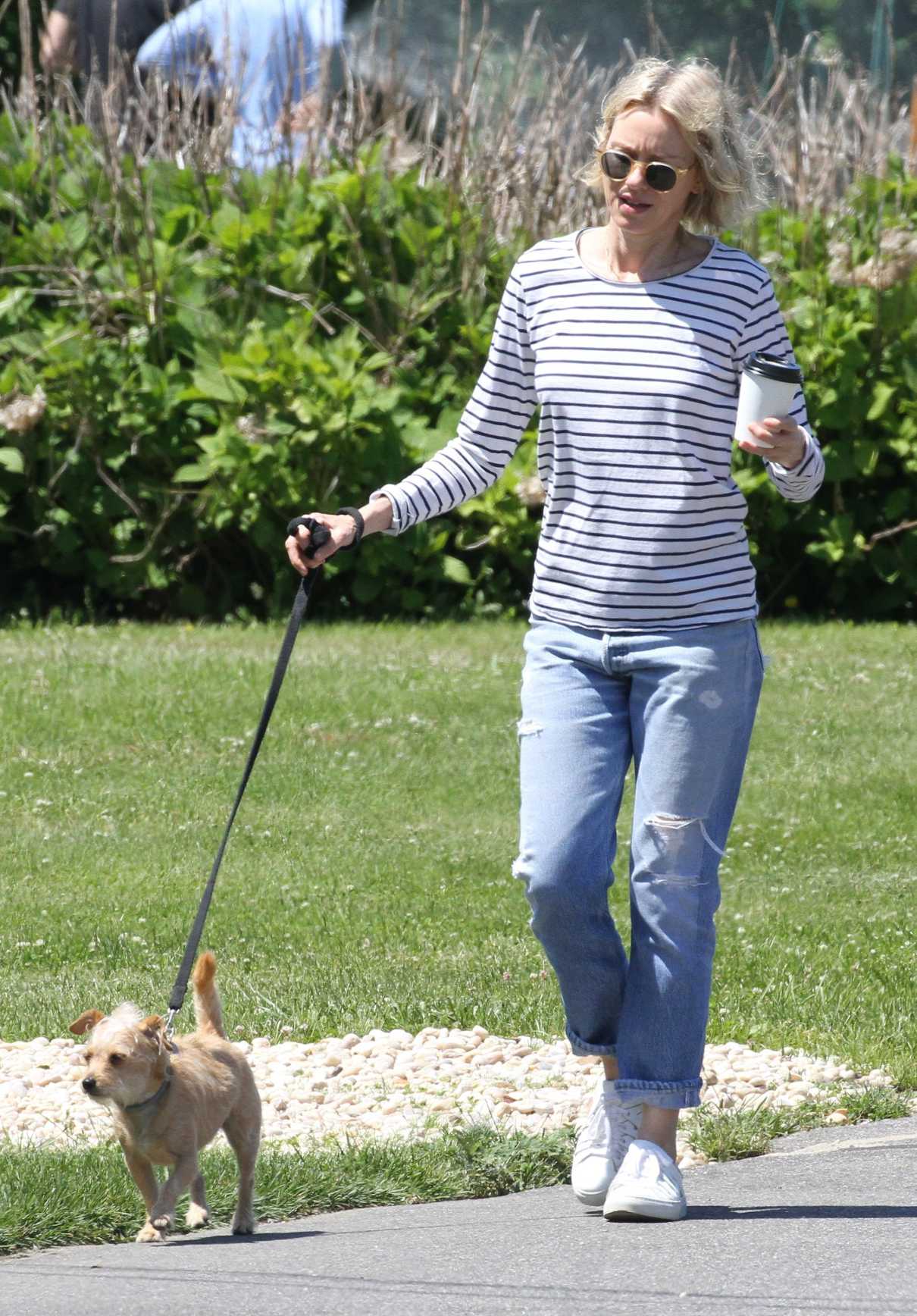 Naomi Watts in a Striped Long Sleeves T-Shirt