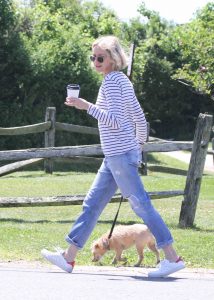 Naomi Watts in a Striped Long Sleeves T-Shirt