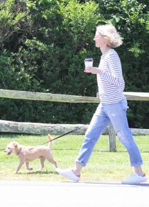 Naomi Watts in a Striped Long Sleeves T-Shirt